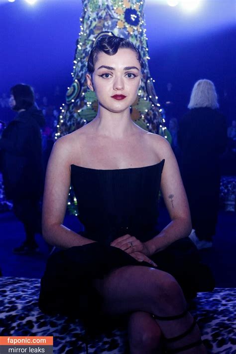 maisie williams mude|Maisie Williams: Exploring The Iconic Topless Scene